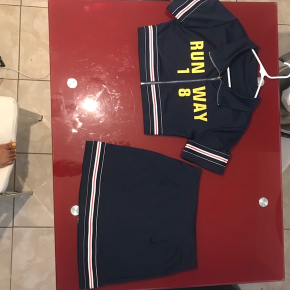 Runaway 18 Set - Picture 8 of 10